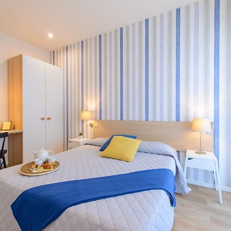 Hotel Esplanade Римини Экстерьер фото