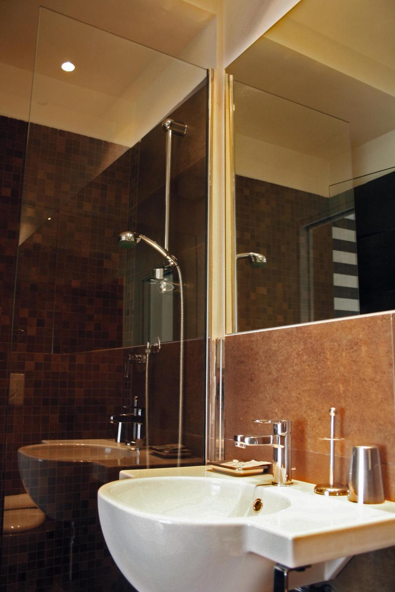 Hotel Esplanade Римини Экстерьер фото