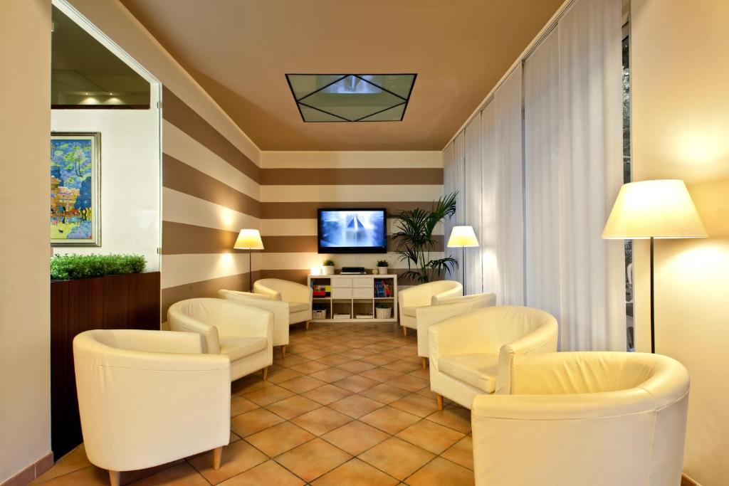 Hotel Esplanade Римини Экстерьер фото